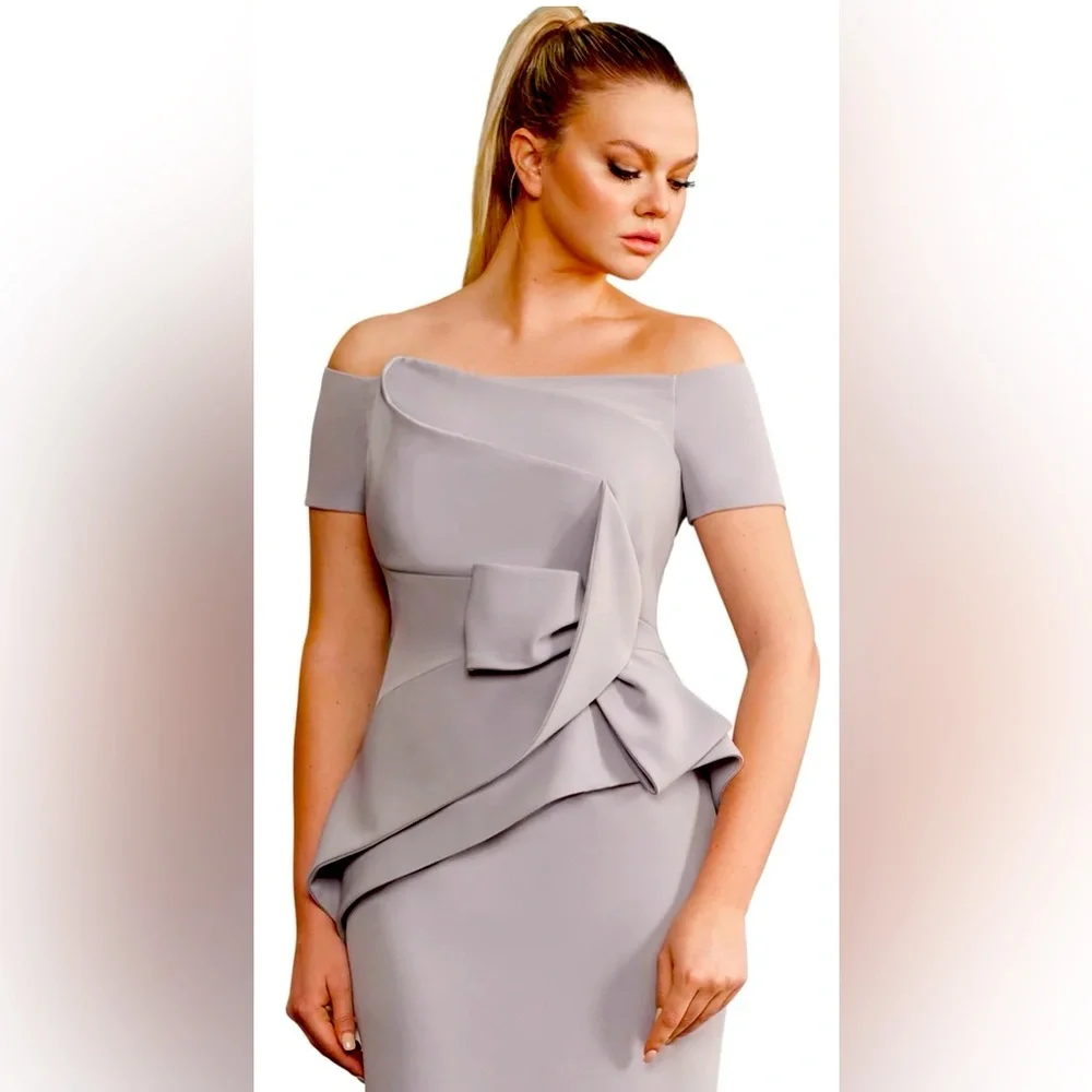 ALEXANDER BY DAYMOR Formal Dress Size 10 - Picture 3 of 9